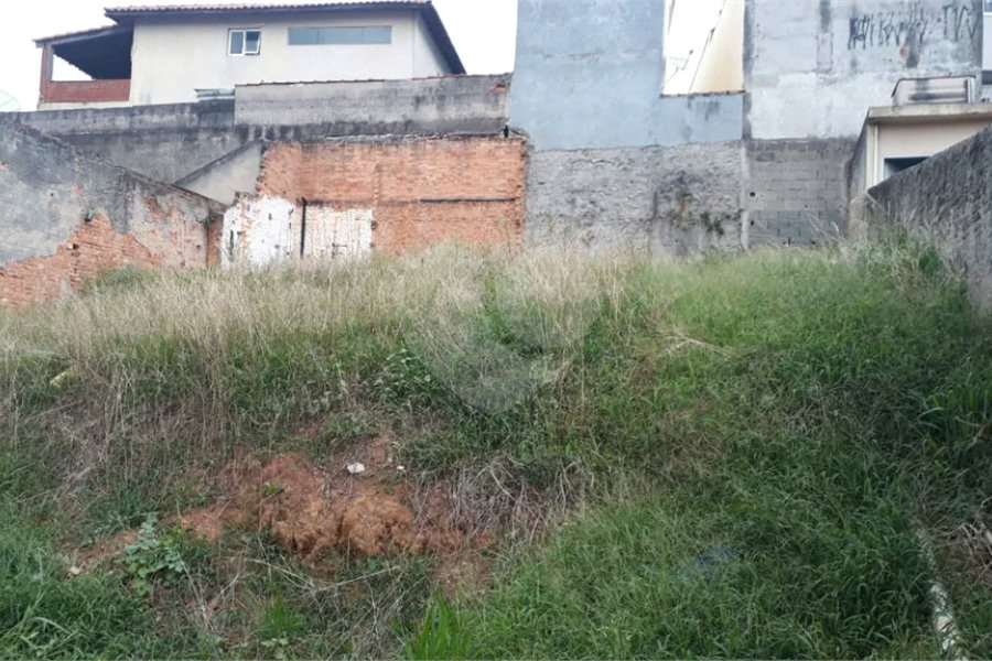 Terreno limpo Pronto para Construir com 271 metros em Ótimo Local Atenção Construtores!!!