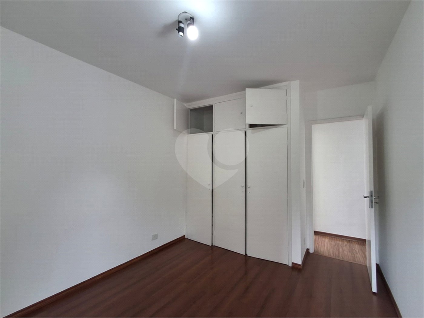 Apartamento a venda na Vila Clementino com dois dormitórios