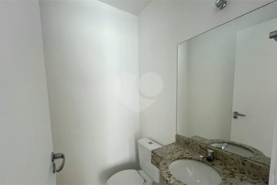 Excelente apartamento de 3 dormitórios, sendo uma Suíte e 2 vagas de garagem.