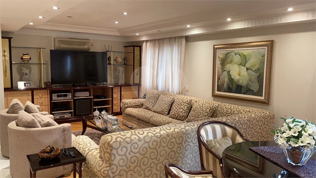 Apartamento com terraço 385m² 03 dormitórios sendo 2 suítes 5 vagas..Estuda Permuta.