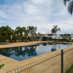 Belíssima Casa à Venda no Condomínio Damha IV