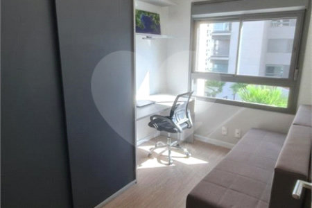 Apartamento com 2 dormitórios e uma suíte, mobilíado no Ibirapuera.