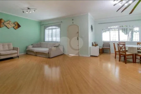 Sobrado à venda no Jardim Bom Clima, com 300 m² com 3 dormitórios piscina e churrasqueira