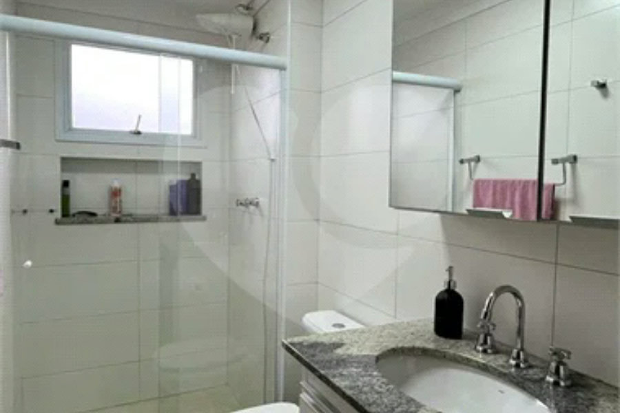 Apartamento à venda com 3 quartos, sendo 1 suíte, no Centro, Poços de Caldas - MG