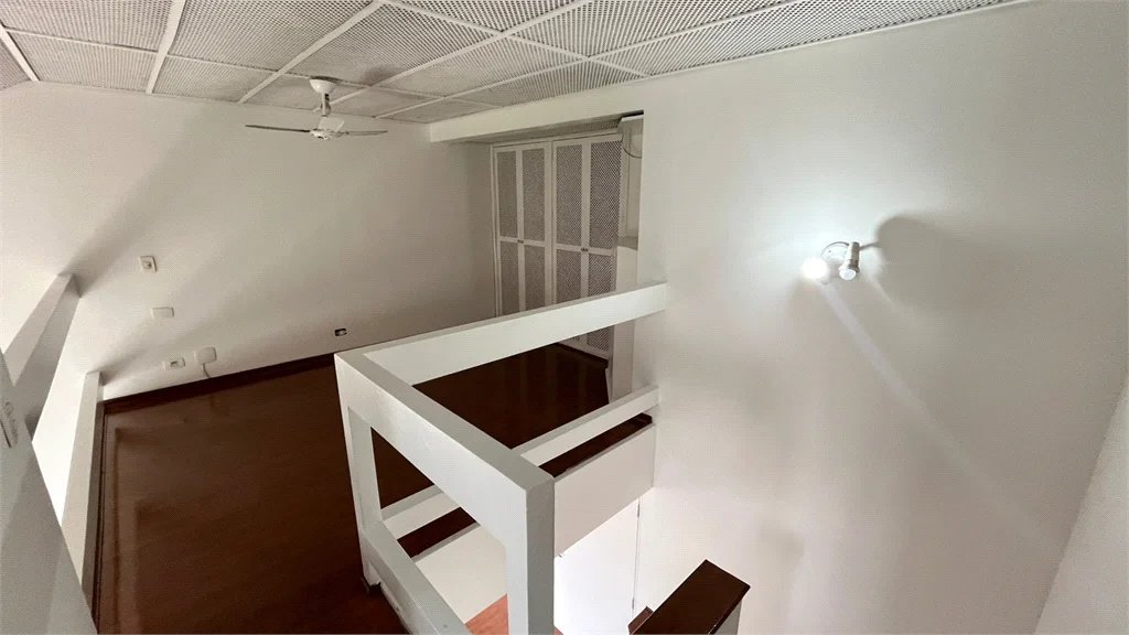 Charmoso Apartamento Duplex – 50m² | 1 Suíte | 1 Vaga