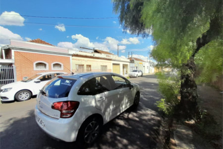 Casa à venda na Rua José Bonifácio - Vila Prado, São Carlos