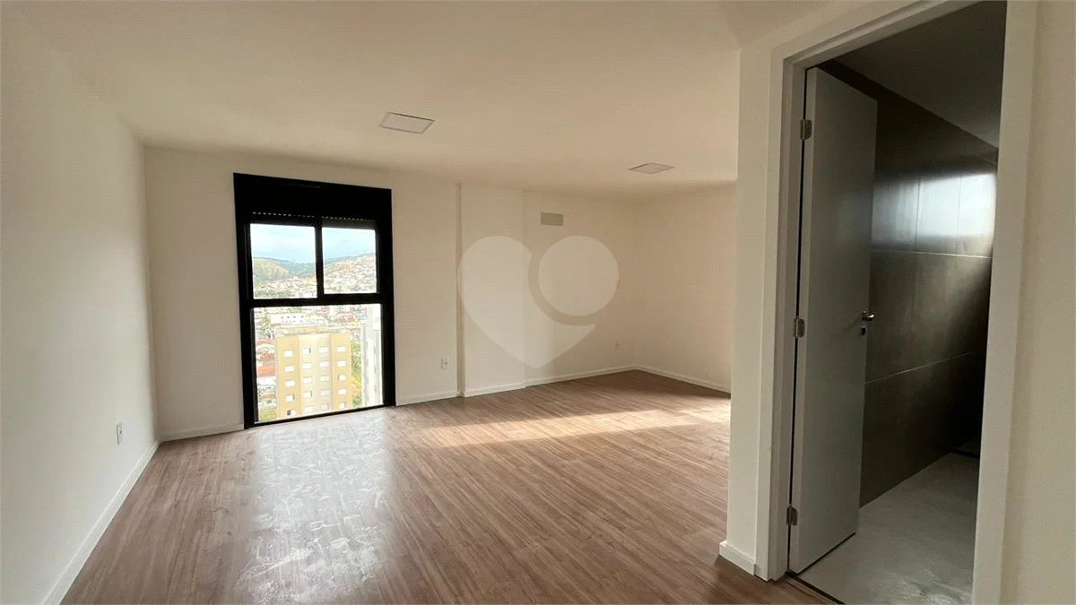 Apartamento à venda com 3 quartos, sendo 3 suítes, no Centro, Poços de Caldas - MG
