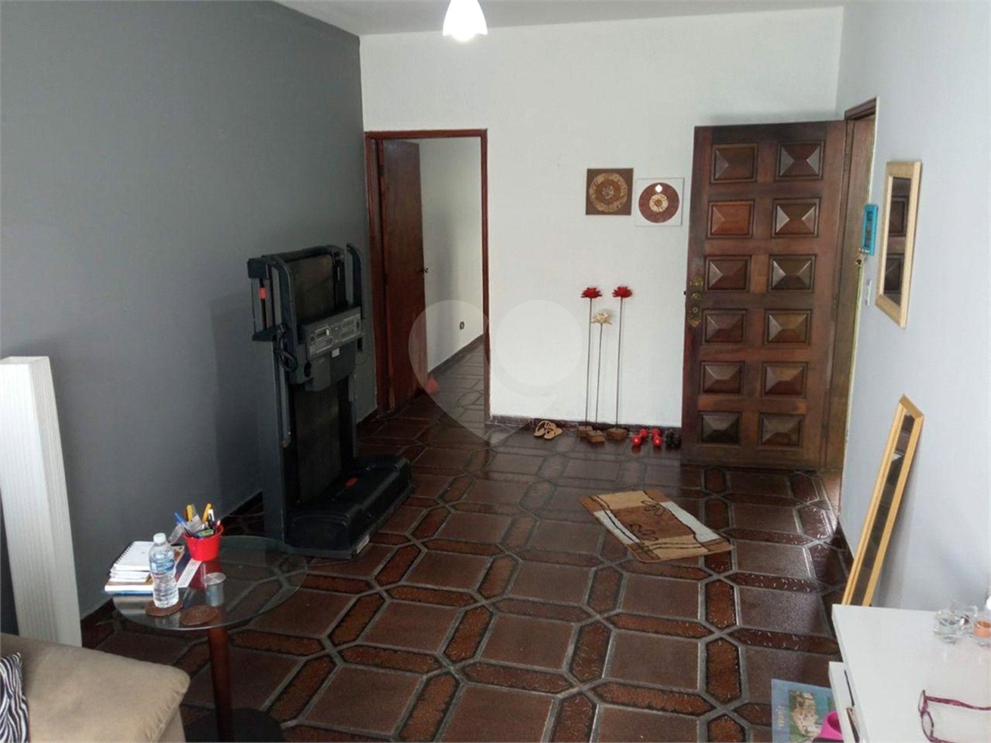 Ótimo sobrado, com amplo espaço interno (127m2), possuindo 03 dormitórios (01 suíte),