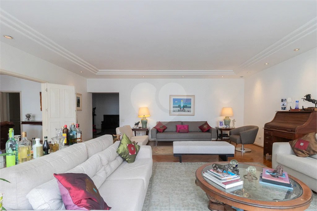 Apartamento em Higienópolis com 3 quartos, 3 suítes, 2 vagas, 277 m² de área útil