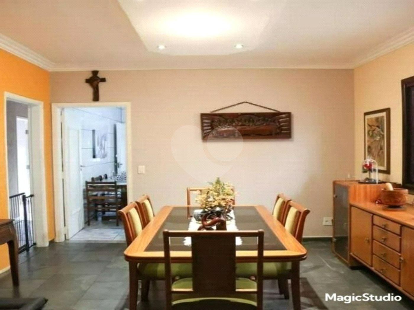 Casa com 120m² , 4 dormitórios , sendo 1 suíte , 3 vagas de garagem , à venda no Jabaquara.