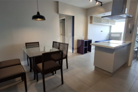 Apartamento com 2 vagas no Campo Belo
