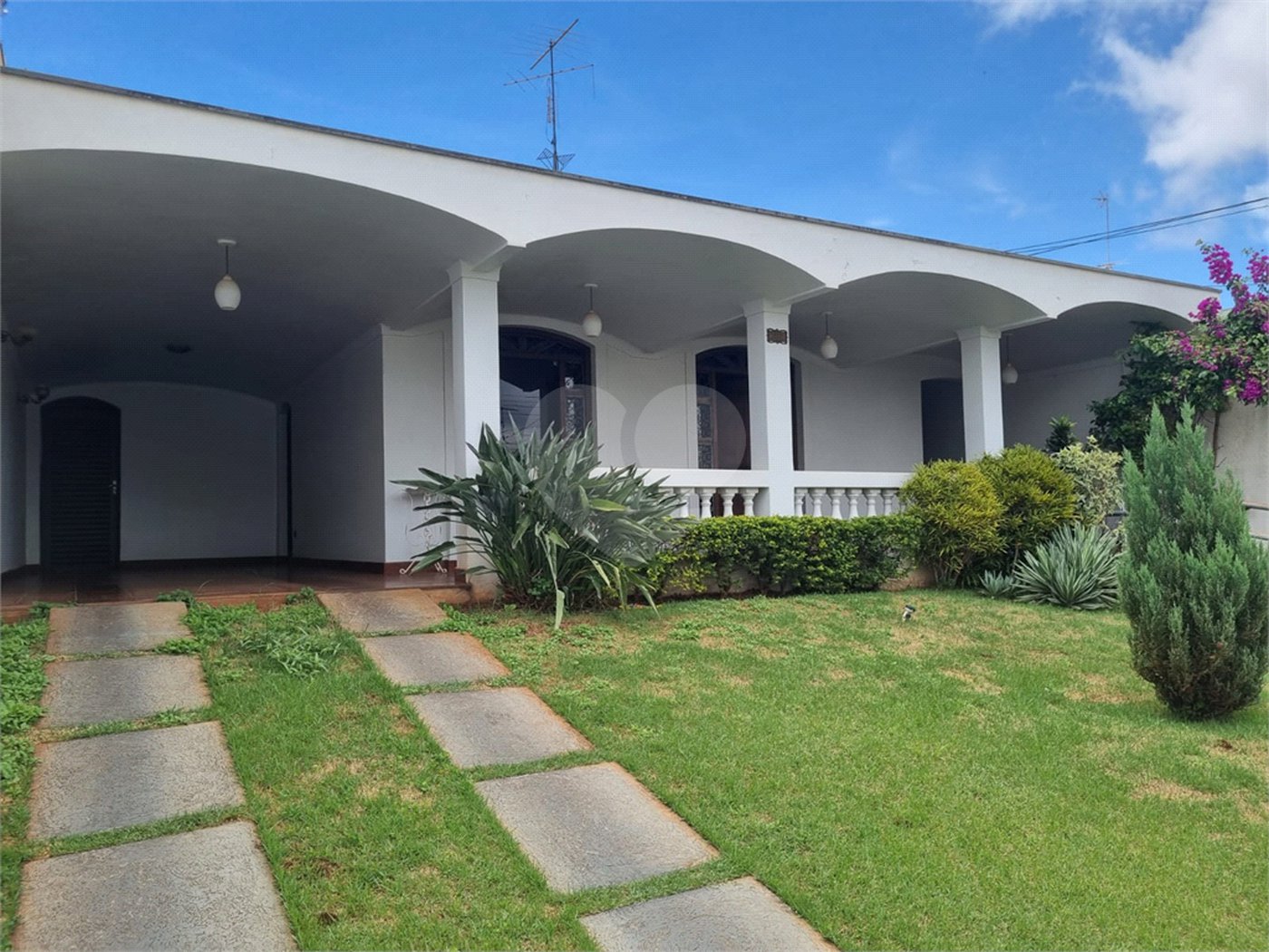 Casa comercial para locação no Centro