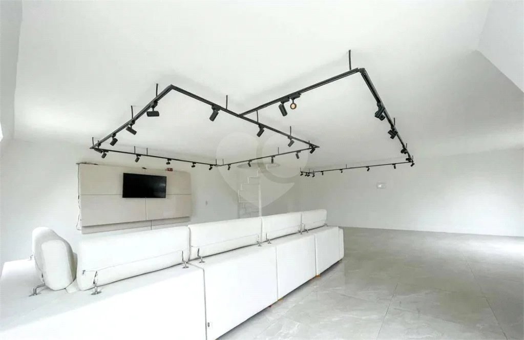 Cobertura Triplex com Mobilia parcial em Itapetinga Atibaia