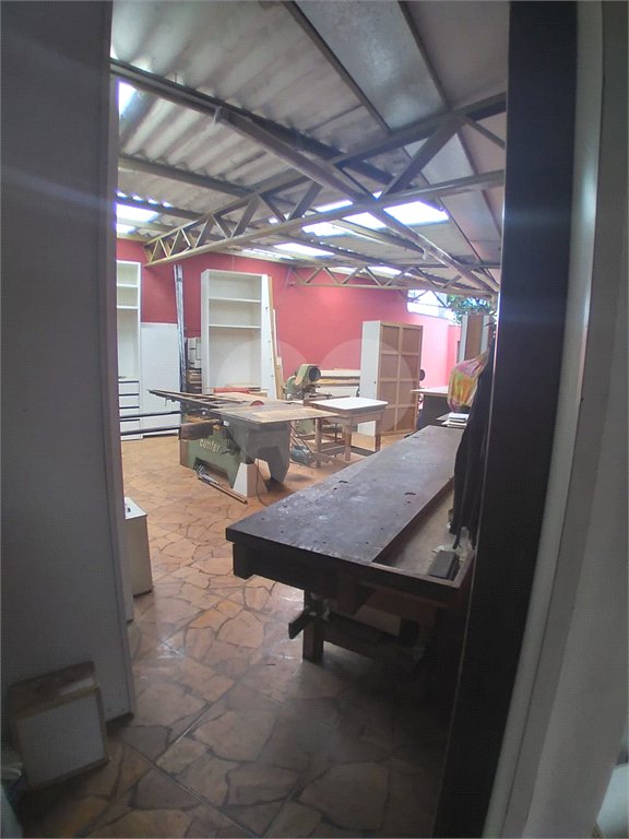 Casa + salão comercial na Vila Vista Alegre