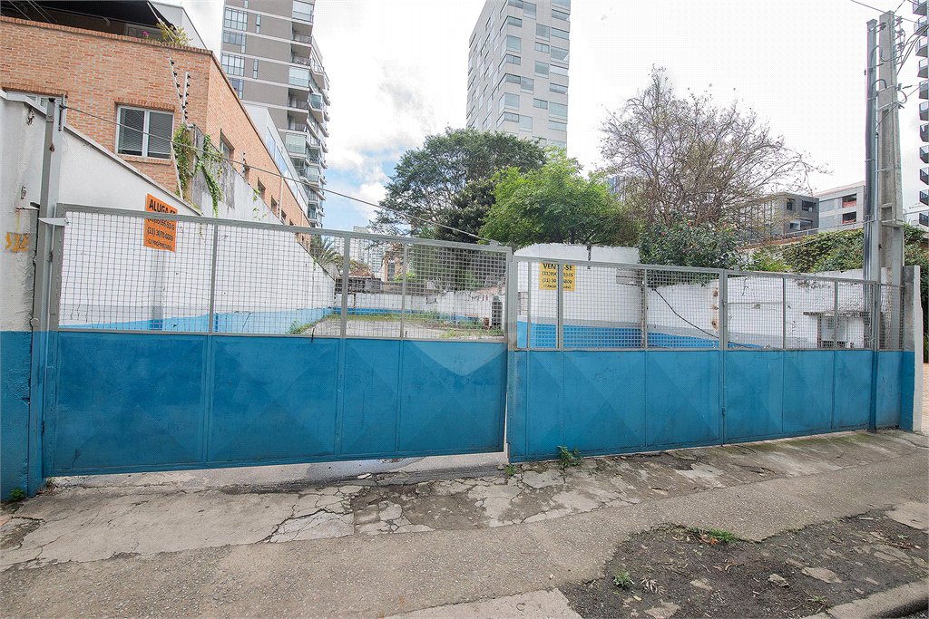 Terreno Comercial na Vila Olímpia com 400m²