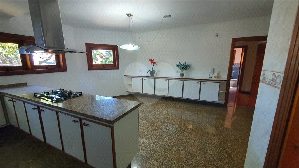 Casa à venda com 4 quartos, sendo 3 suítes, em Interlagos, São Paulo, SP