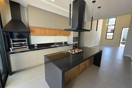 Casa térrea 3 dormitórios 1 suíte Residencial Villeneuve.