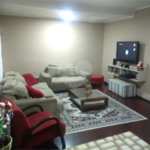 Casa com 202m² , 4 dormitórios , sendo 1 suíte , 3 vagas de garagem.
