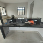 Casa exclusiva em Atibaia de alto padrão com 3 suítes, piscina, espaço gourmet, condomínio fechado, aceita financiamento