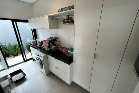 Casa de alto padrão para venda no condomínio Damha III.