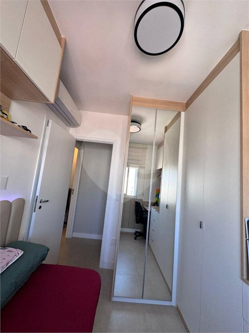 Apartamento á venda de 81m2 no Ipiranga com 2 dorms, 2 suítes, 3 banheiros, 2 vagas. Estuda permuta.