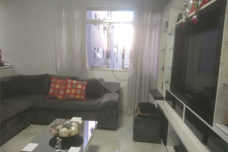 Apartamento de 3 quartos, 1 suíte, à venda no Paraíso. Impecável!