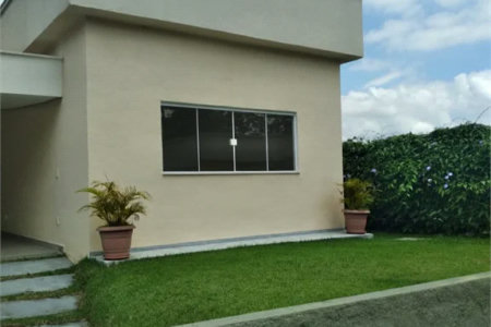 Casa de alto padrão na Granja Viana - Fazendinha Descrição do Imóvel 4 Suítes e 6 vagas de garagem