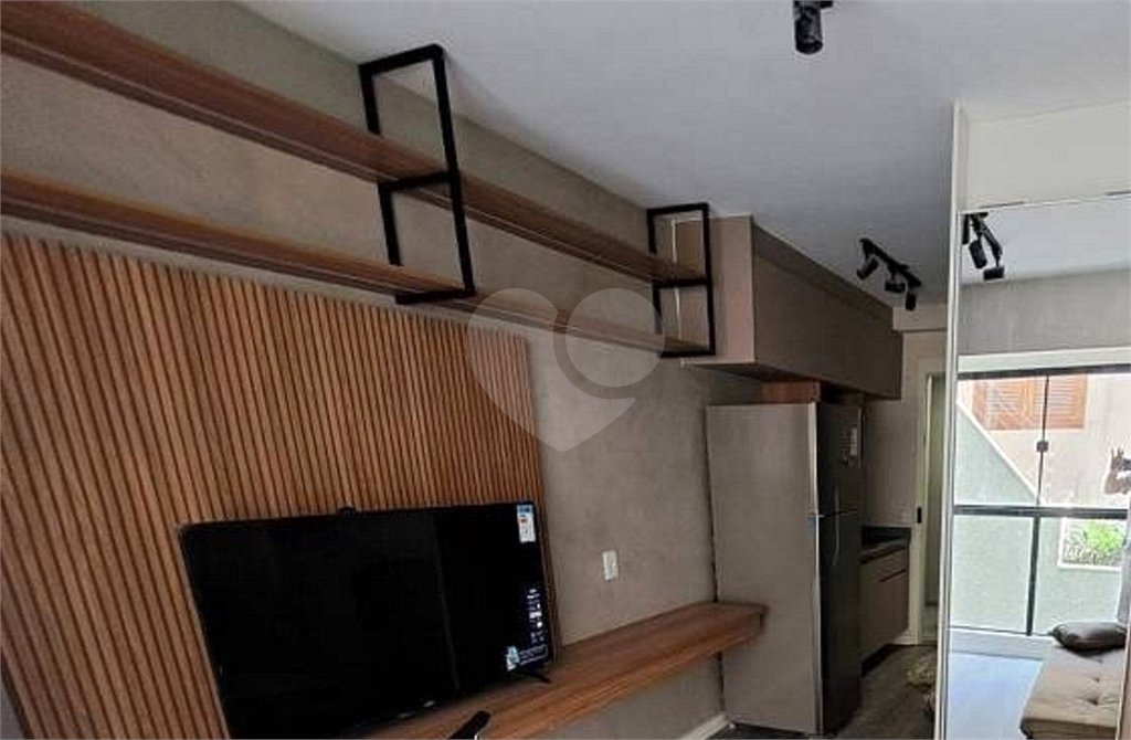 Studio de 35m2 à venda reformado com varanda na Vila Clementino