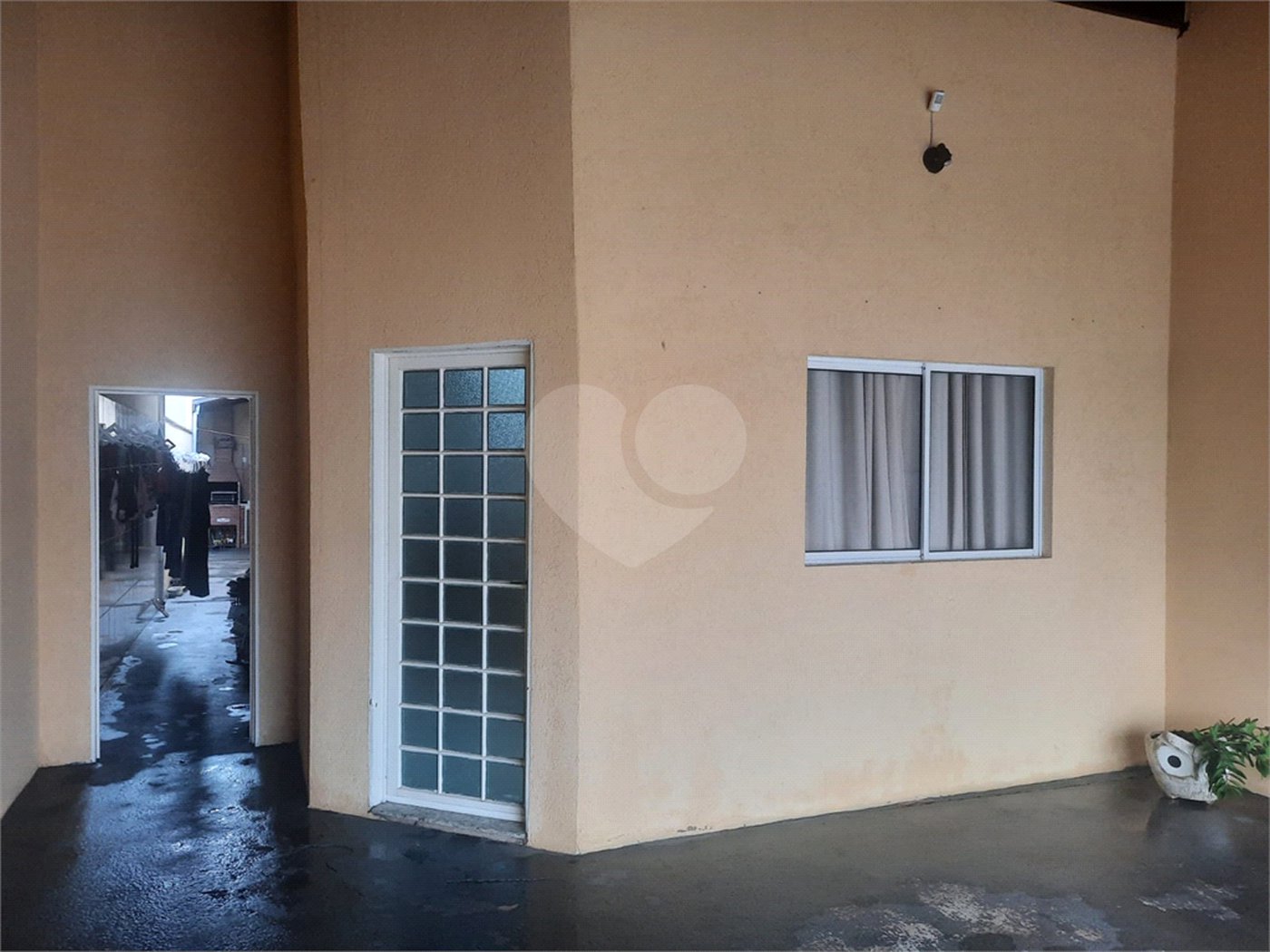 Ótima Oportunidade: Casa com Área de Lazer e Garagem para Dois Carros