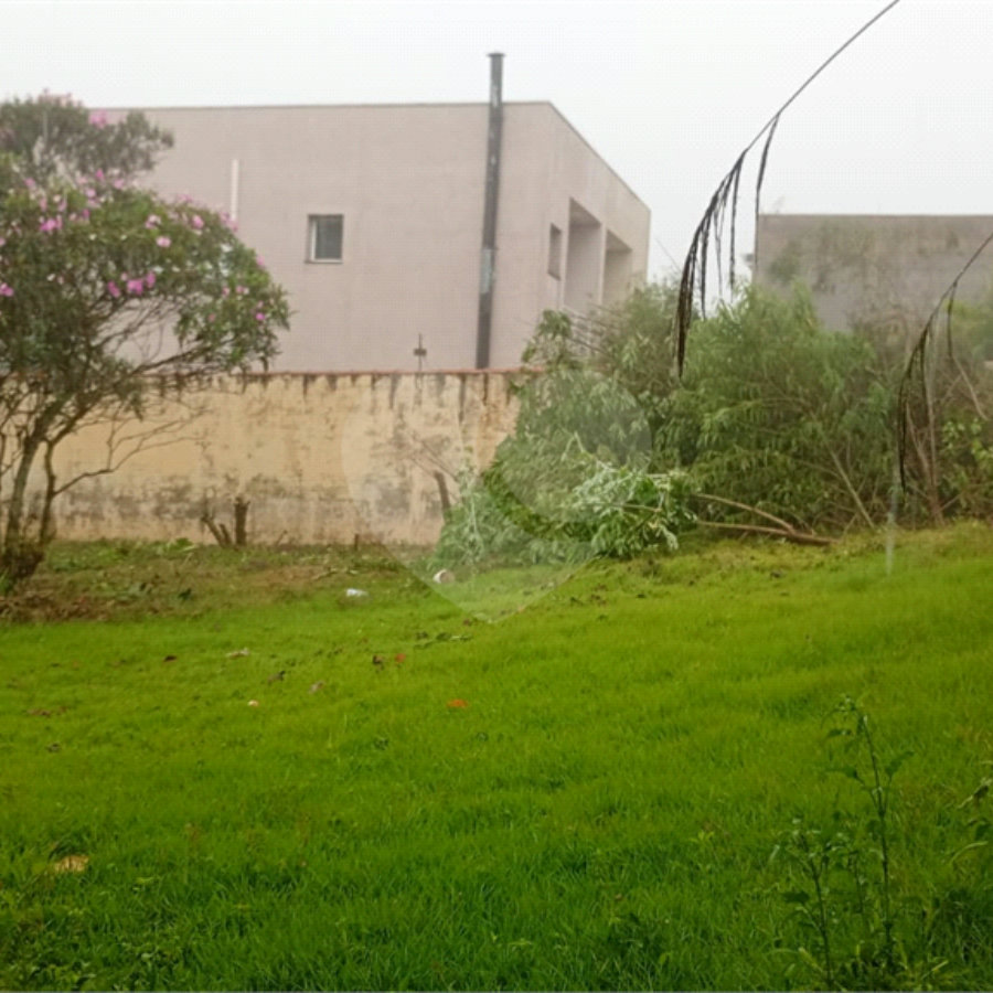 Terreno em Atibaia com 360 metros, bairro Jardim dos Pinheiros, pronto para construir
