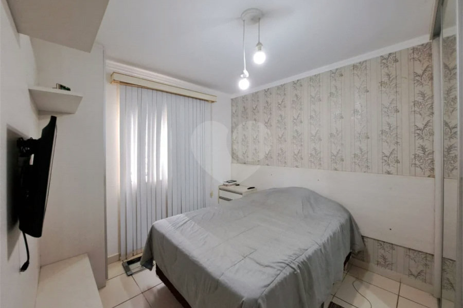 Apartamento com 02 quartos MOBILIADO com varanda e lazer !