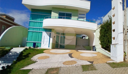 Casa à venda com 3 suítes no condomínio Figueira Garden, Atibaia - SP