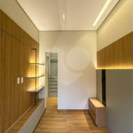 Indaiatuba - Condominio Sapezal - R$ 2.400.000,00 - Área Total 360,00 m² - Área Construída 213,32 m² - TÉRREA - 03 suítes sendo a master com closet; - Escritório; Lavabo; Cozinha com cooktop e planejados; Gourmet com churrasqueira; Ambientes preparados para ar condicionado; Piscina com cascata,