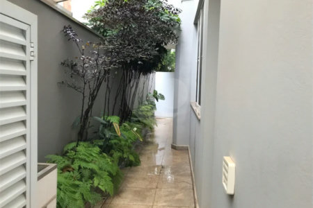 SOBRADO ALTO PADRÂO COND.PARQUE SABARA