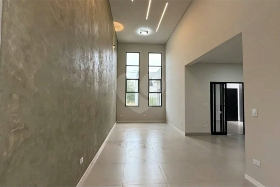 casa térrea, recém construida, 3 dormitórios sendo 1 suíte, 2 vagas de garagem, piscina e espaço gourmet