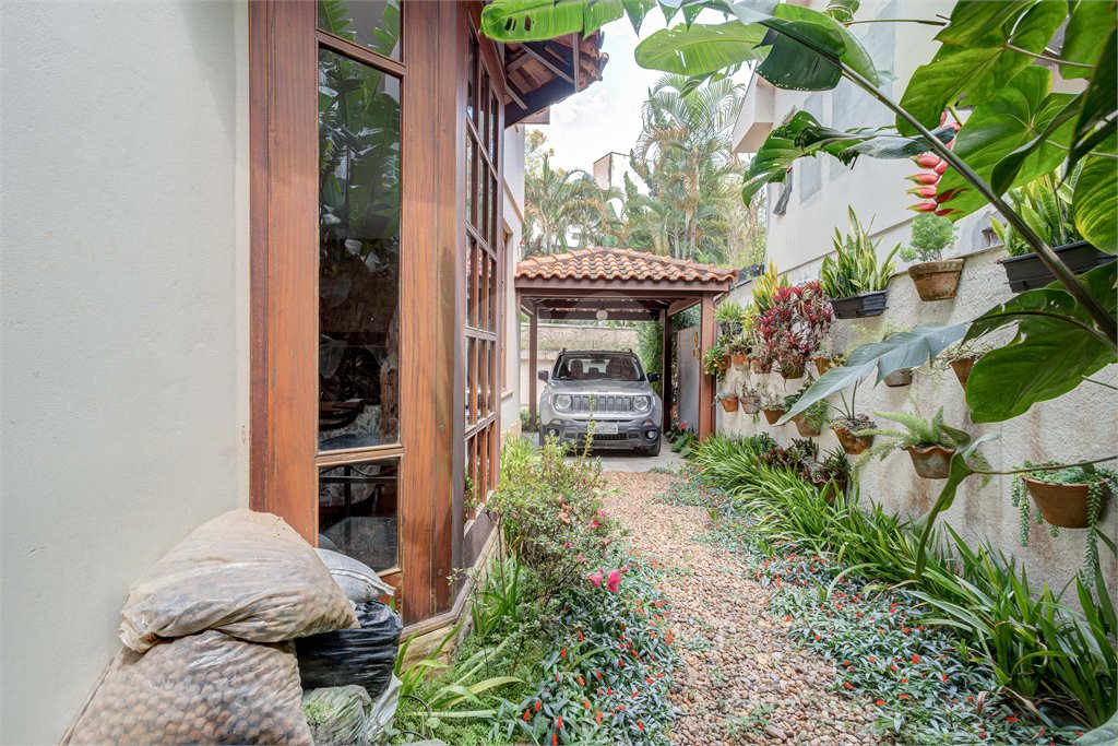 Casa à venda com 3 suítes no condomínio Canumá, São Paulo - SP