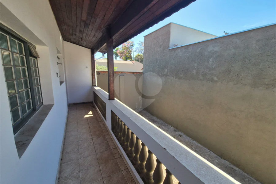 Dois imóveis em um terreno de 300 m² (12 x 25) - Com acesso independente