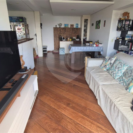 Apartamento à venda com 3 quartos, sendo 1 suíte,  em Jardim Marajoara, São Paulo, SP