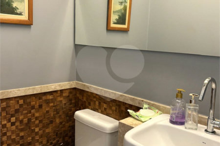 Apartamento em Moema Pássaros à Venda 171 m² 3 Dormitórios 3 Suítes Reformado