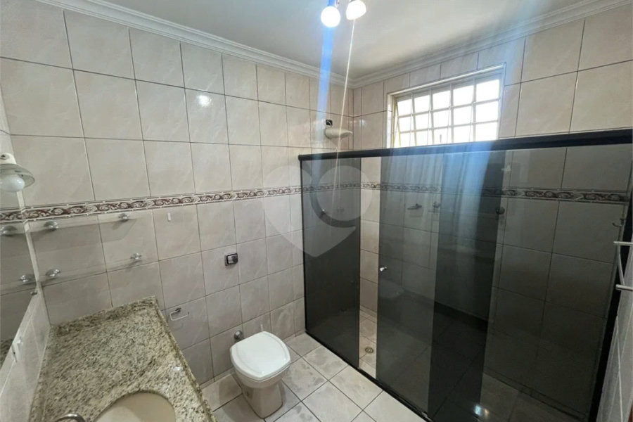 Casa Assobradada à Venda – Conforto, Excelente Acabamento e Localização Central