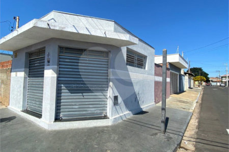 Casa e sala comercial na Vila Jacobucci