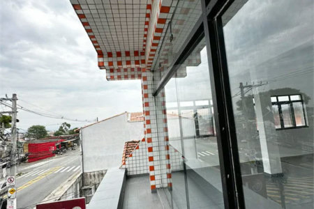 Galpão com 250m² , 4 vagas , para locação em Itaquera.
