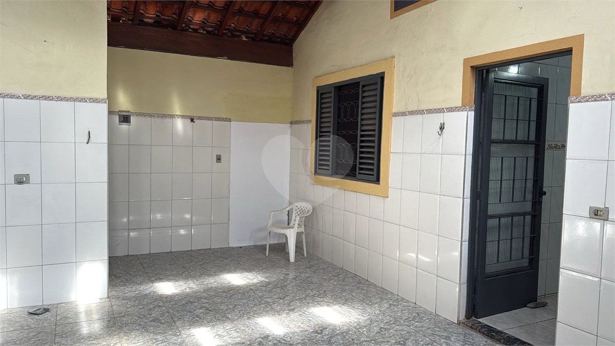 Casa a venda, composta por 2 casas separadas no Jaraguá em Piracicaba - SP.