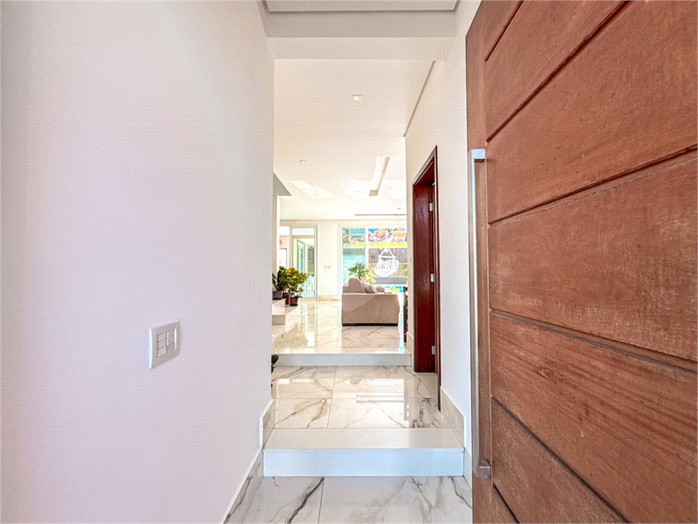 Sobrado à venda em Itupeva – 421,80 m² de terreno – 254,28 m² de área construída – 3 dormitórios – 4 banheiros – 4 vagas de garagem