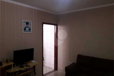 Casa térrea para venda, com 2 dormitórios, sendo 1 suíte.