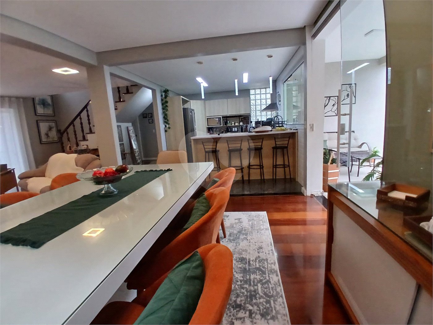 Oportunidade No Alto de Pinheiros Ótimo Sobrado com 352m² de A.C, frente para uma bela Praça.