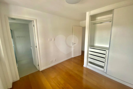 Imóvel 168m² Idea Zarvos com 3 suites, varanda na frente e na suíte, piscina, academia e 3 vagas Vila Madalena.