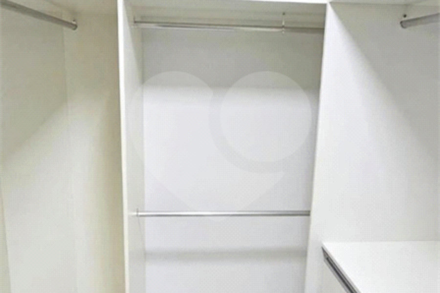 Apartamento à Venda com 210m² com 3 dormitórios e 3 vagas em Perdizes - Estuda permuta .
