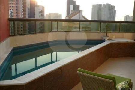 APARTAMENTO UM POR ANDAR!
