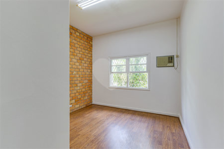 Casa Térrea à venda com 3 quartos, sendo 1 suíte,  em Alto da Boa Vista, São Paulo, SP